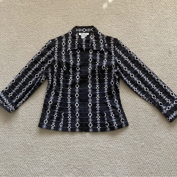 D & Y Perforated Embroidered Overcoat Size Small  Black Grey 100% Cotton EUC - Picture 1 of 8